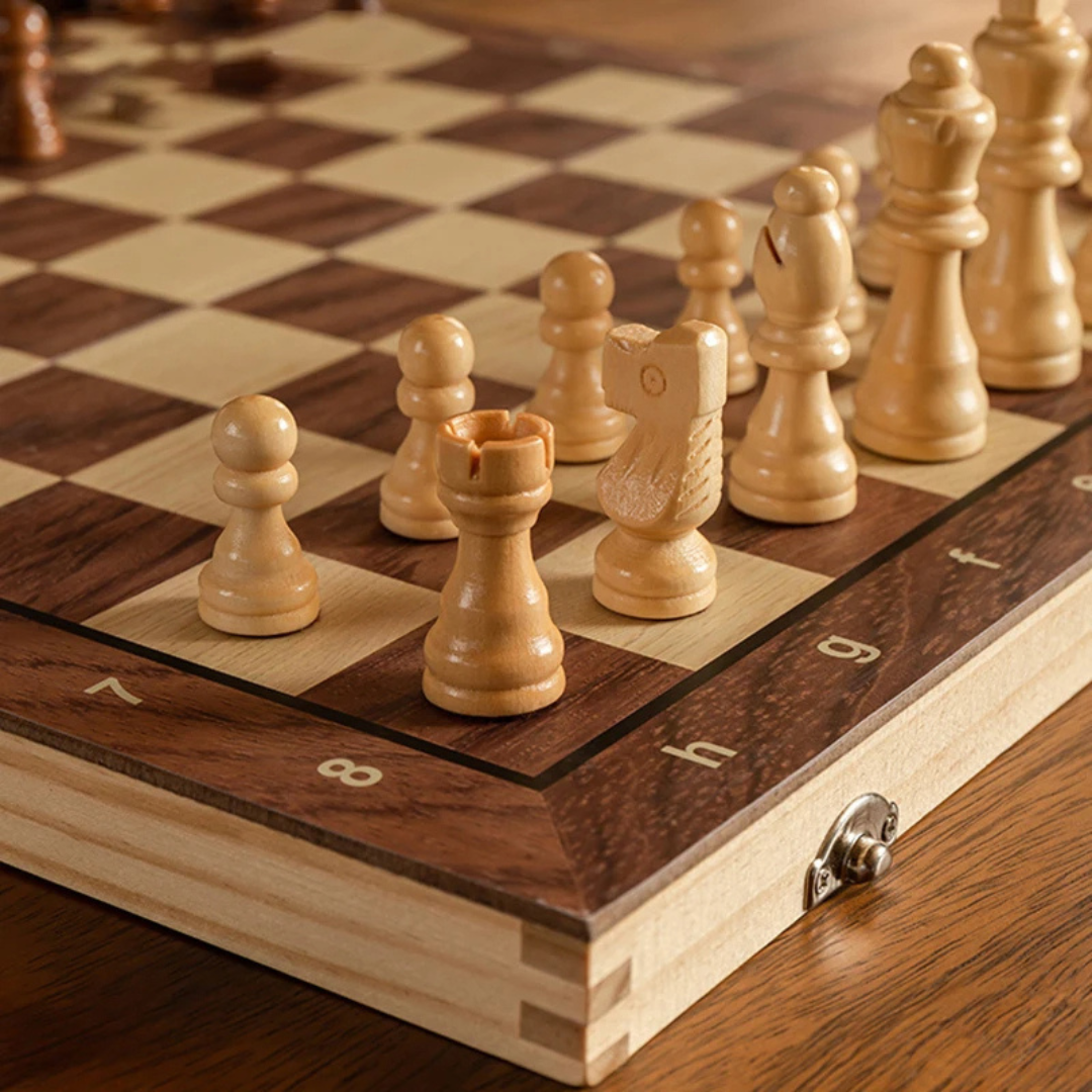 StratEdge Magnetic Folding Chess Set