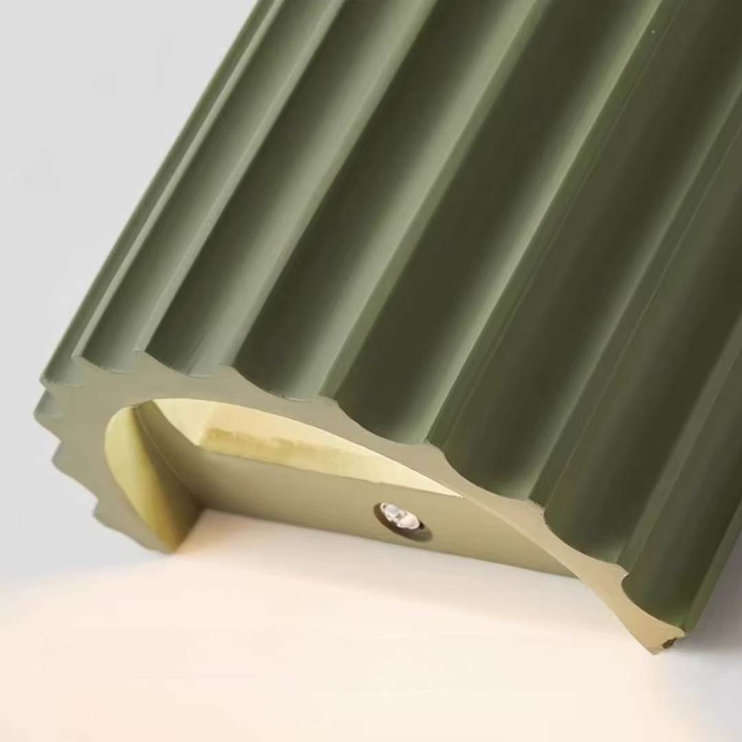 LumeWave Ribbed Wall Light
