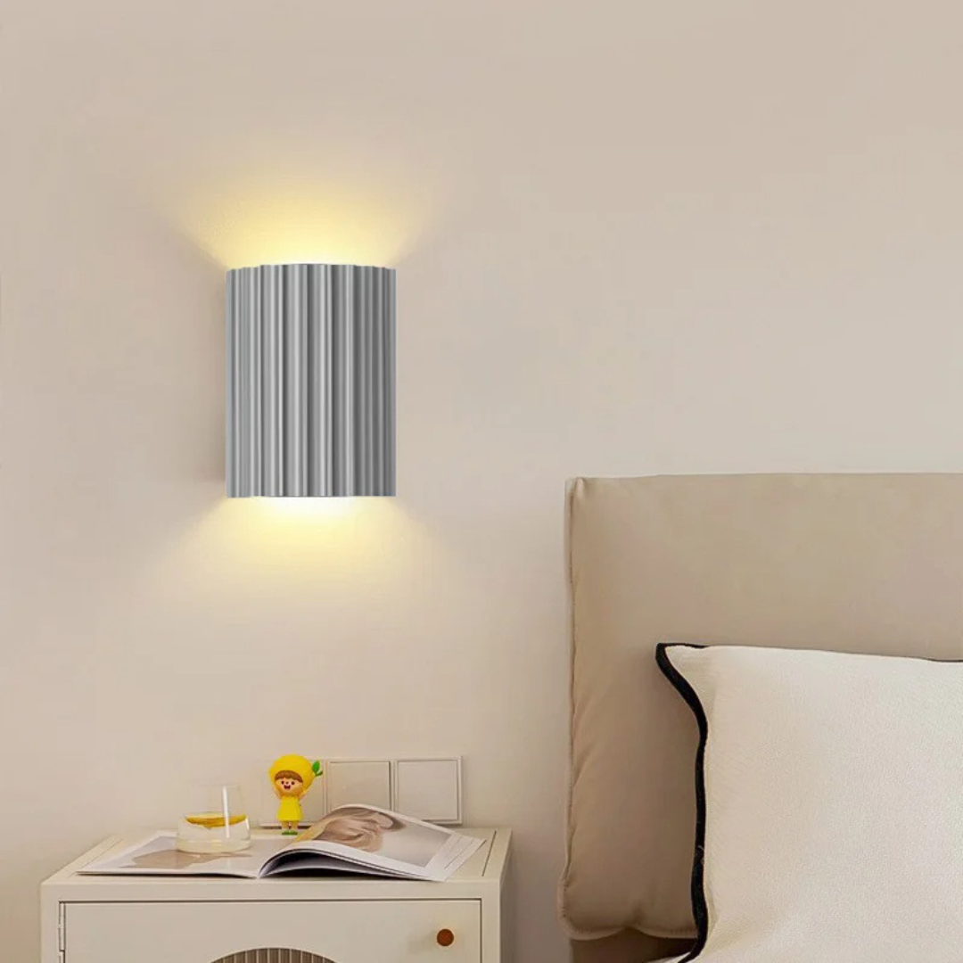 LumeWave Ribbed Wall Light