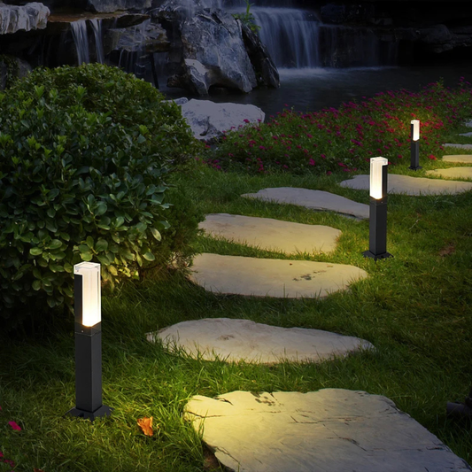LumaPath Solar Garden Light