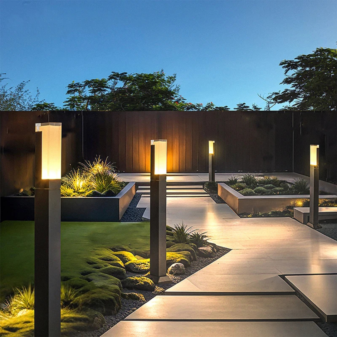LumaPath Solar Garden Light