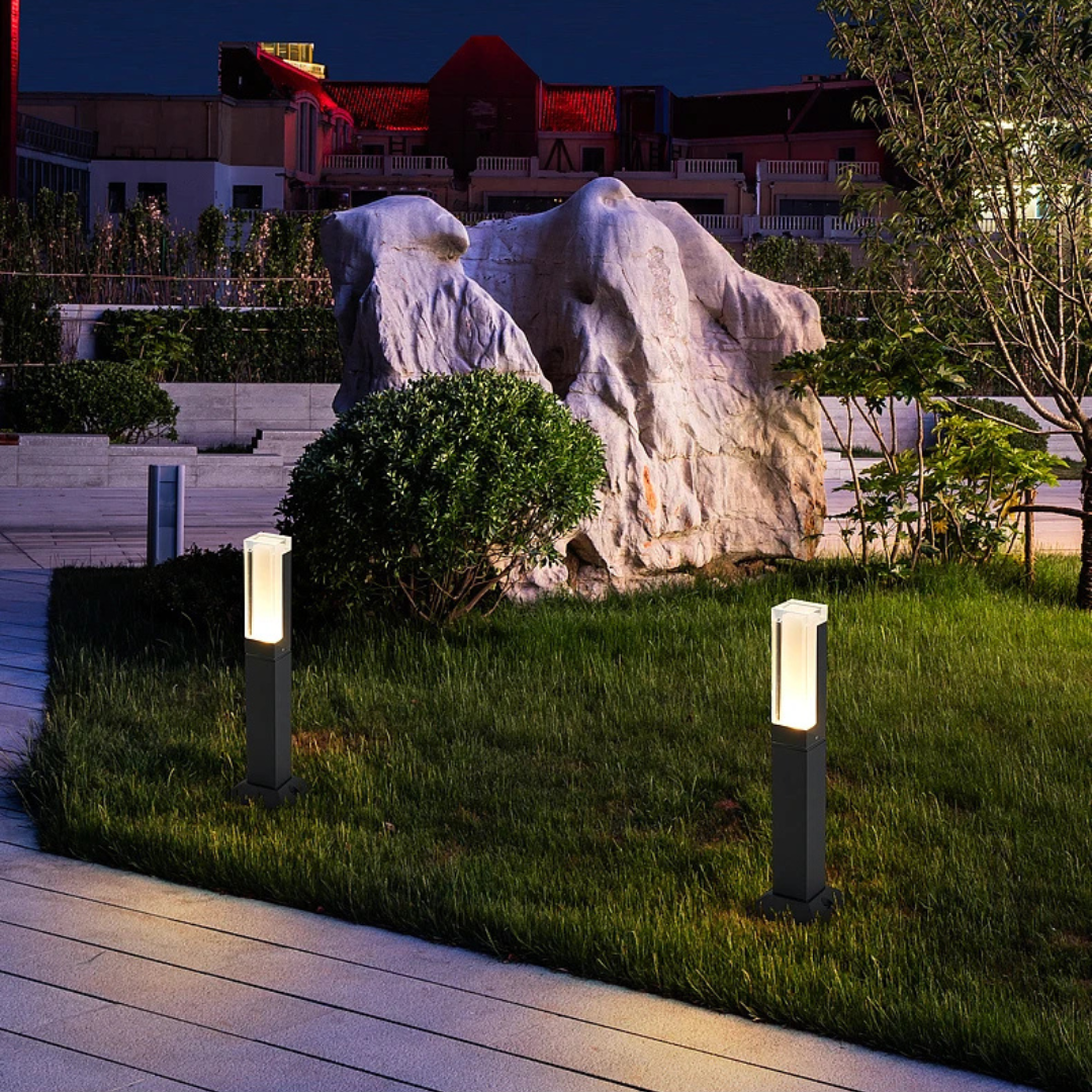 LumaPath Solar Garden Light